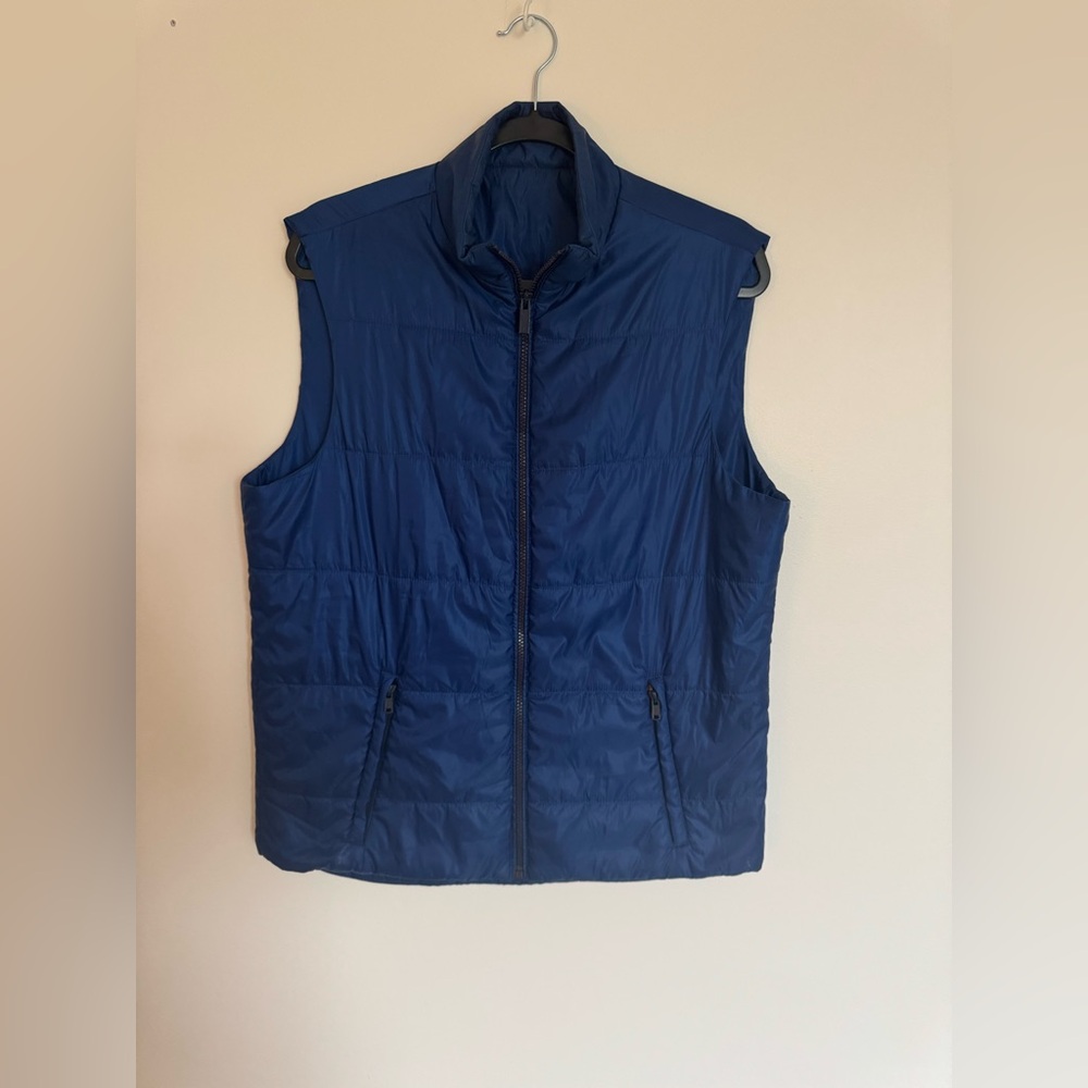 Unisex blue puffer vest - medium/large